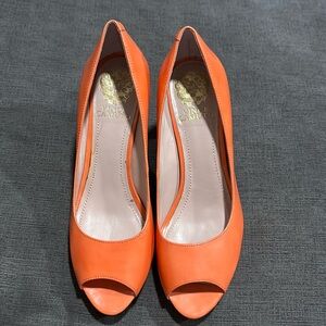 Vince Camuto Orange Heels! Size: 7.5M